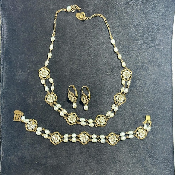 Liz Palacio SF Vintage Drop necklace, earrings bracelet set - Picture 7 of 7